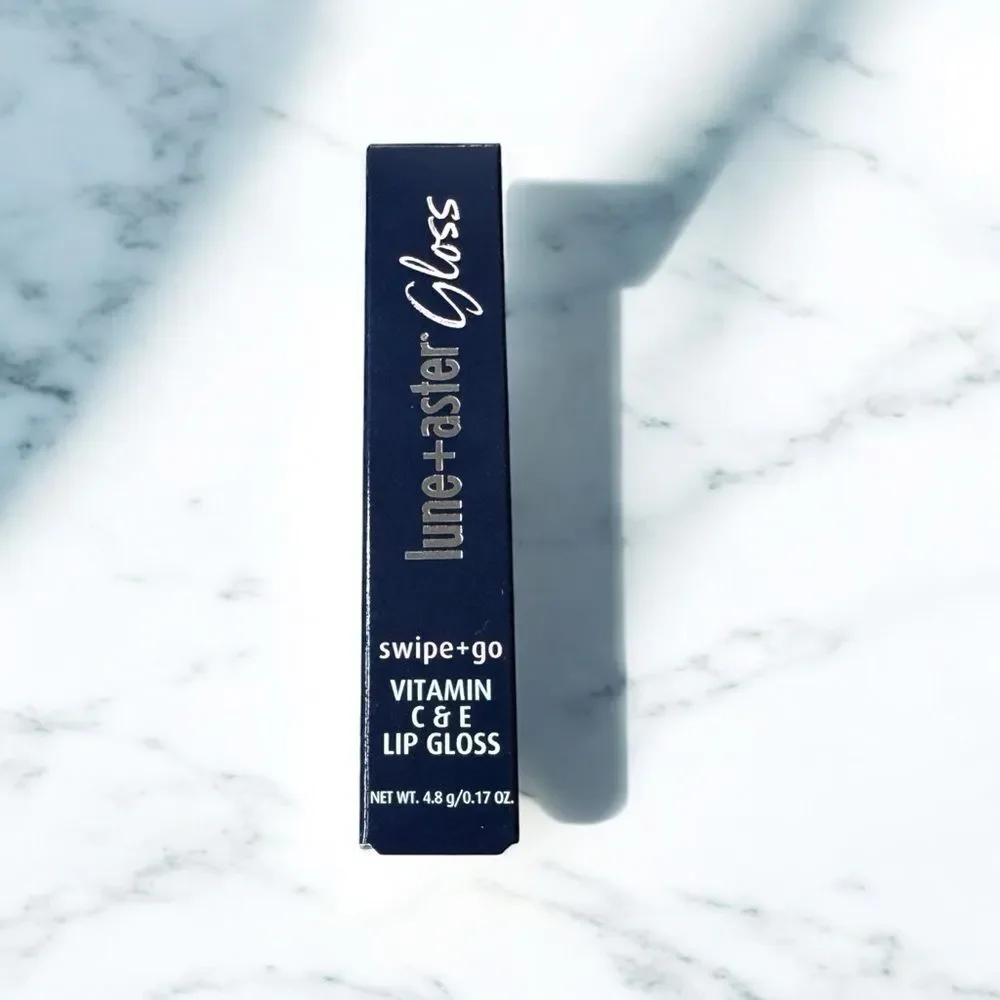 Lune + Aster Shimmering Pink Lip Gloss in Vlogger
